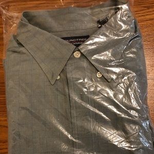 New without tags. Roundtree and Yorke XL